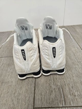 Nike Shox R4 Blancas y Negras