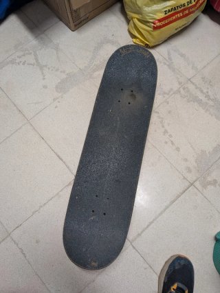 Skate Antihero 9.0