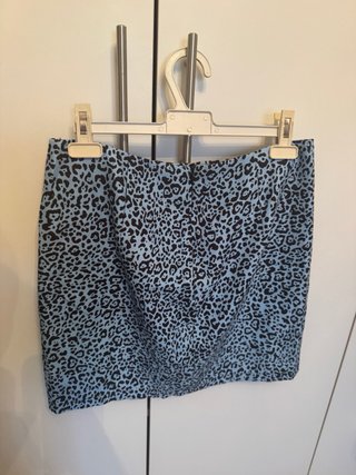 Falda corta estampado leopardo azul