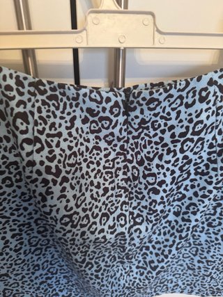 Falda corta estampado leopardo azul