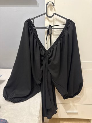Vestido negra manga larga escote pico