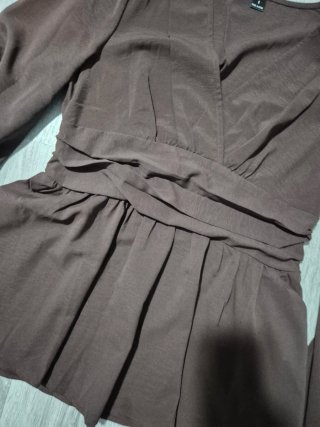 Blusa marrón con caída