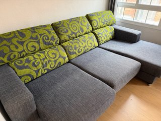 Sofá chaise longue 3 plazas gris y verde
