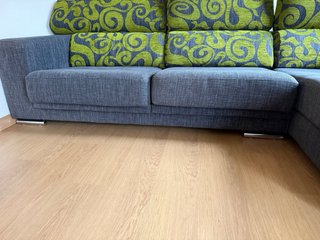 Sofá chaise longue 3 plazas gris y verde