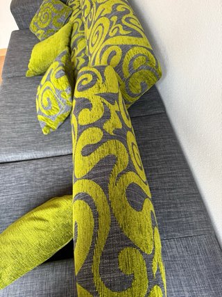 Sofá chaise longue 3 plazas gris y verde