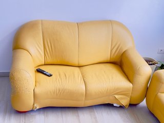 Juego sofas 2+ 3 plazas amarillo vintage de piel