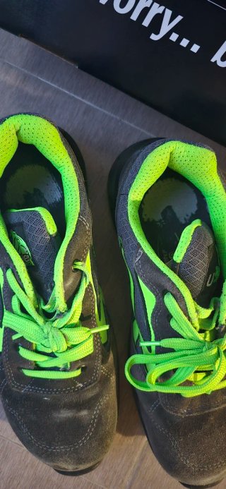 Zapatos de seguridad U-Power grises y verdes