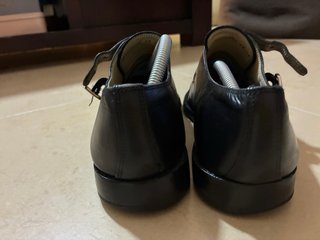 Zapatos de piel con doble hebilla T42,