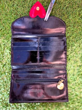 Cartera Moschino Negra con Corazón Rojo