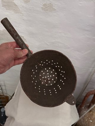Colador rústico antiguo