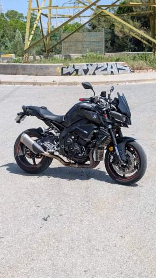 Yamaha MT-10 Negra