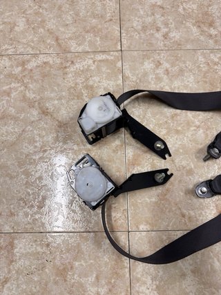 Cinturones y pretensores Subaru Impreza