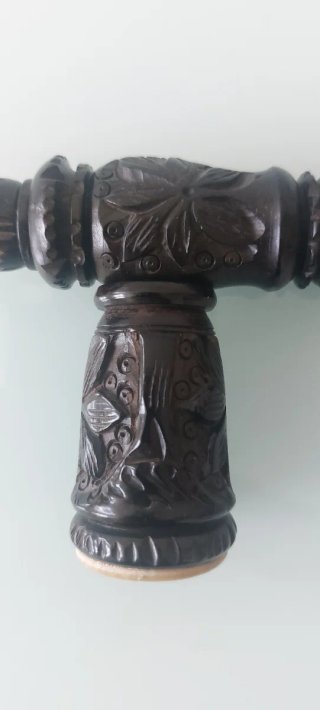 Figura decorativa tallada a mano
