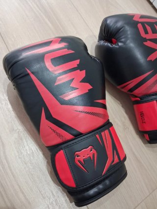 Guantes Boxeo Venum 3.0 Negros/Rojos 16oz