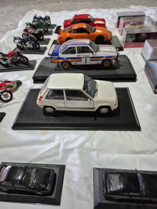 Colección coches y motos a escala