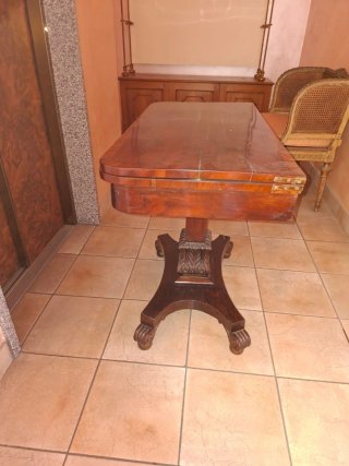 Tavolo da gioco antico in legno