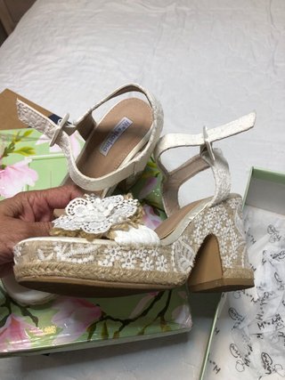M&Co Sandalias Blancas Cuña Encaje