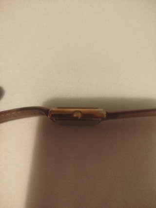Reloj TAG  Rectangular Oro y Rojo