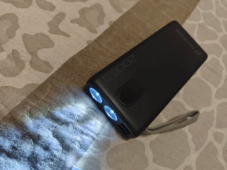 Power bank HT pb18 20000 mAh con luci led ottimo