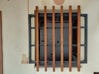 4 Rejas para ventanas, 1 barandilla balcón