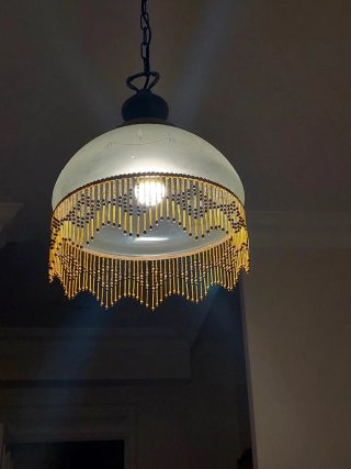 Lámpara de techo cristal y madera