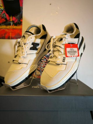Zapatillas New Balance 550 Blancas y Negras