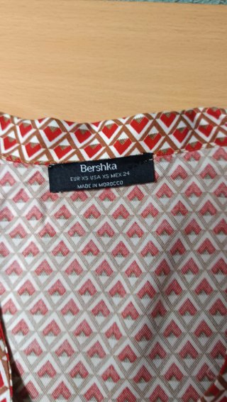 Camisa Bershka corta estampada XS