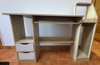 Escritorio pequeño