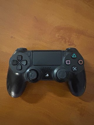 PS4 (PlayStation 4) + 2 Mandos + 3 Juegos