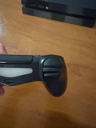 PS4 (PlayStation 4) + 2 Mandos + 3 Juegos