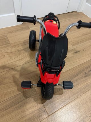 Triciclo BMW a Pedales Rojo y Negro