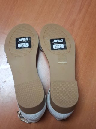Sandalias blancas con brillo