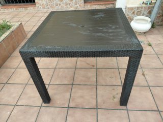 Tavolo da giardino nero