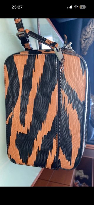 Bolso estampado tigre Parfois