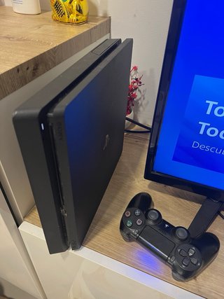 Ps4 1TB Negra + 2 Juegos + 1 Control