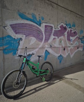 Bicicleta downhill YT industrial 2010