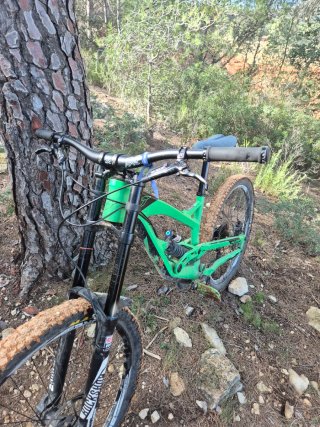 Bicicleta downhill YT industrial 2010
