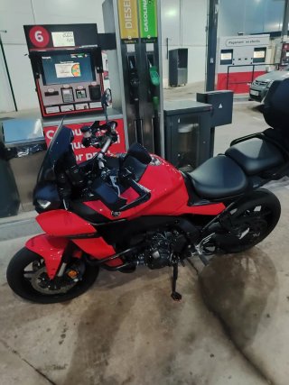 Yamaha Tracer 9 2022 Roja