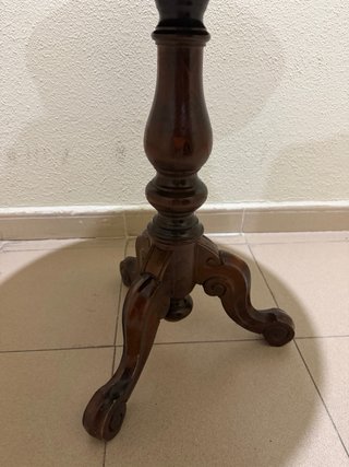 Mesa auxiliar madera antigua