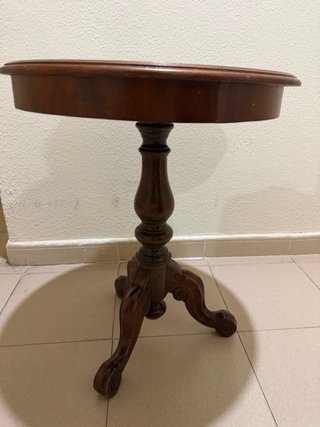 Mesa auxiliar madera antigua