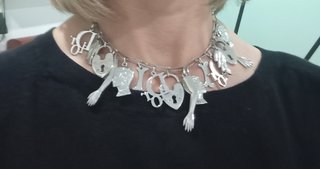 Collar Guess Corazón y Llave Plata