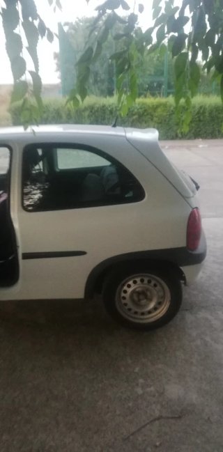 Opel Corsa 1998 (para reparar o donante)