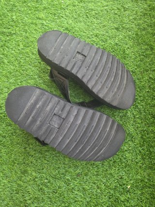 Sandalias Dr. Martens Negras Charol
