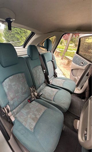 Nissan Almera 2003