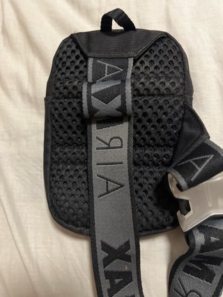Riñonera Nike Air Max Negra un poco desgastada