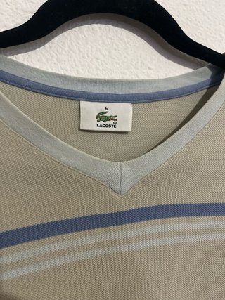 Camiseta Lacoste V-Neck Rayas Beige y Azul