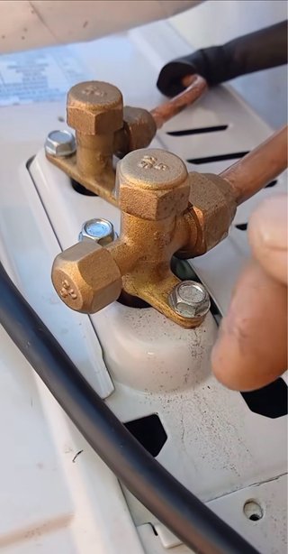 Recarga de aire acondicionado y reparación