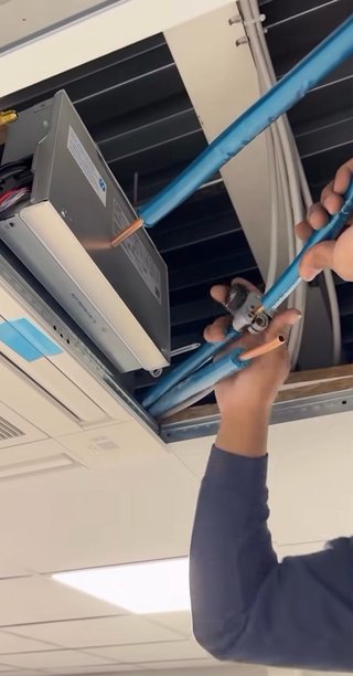 Recarga de aire acondicionado y reparación