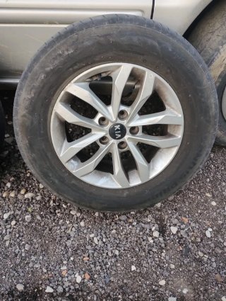 4 Llantas Kia 16 con Neumáticos