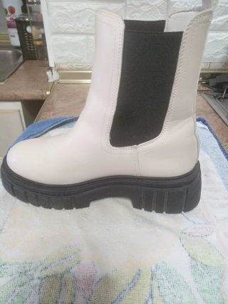 Botines Guess Blancos y Negros